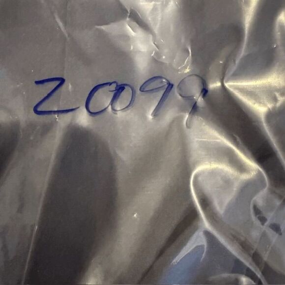 Tory Burch Silk Sleeveless Ruffle Front Blouse Navy Blue Keyhole Button Size 0 - Picture 8 of 8